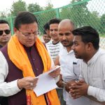 सीएम ने जनसमस्याएं सुनीं, समाधान करने के अधिकारियों को दिए निर्देश
