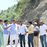 टिहरी में चारधाम यात्रा मार्ग का मंत्री गणेश जोशी ने किया निरीक्षण, दिए गुणवत्तापूर्ण कार्य के निर्देश