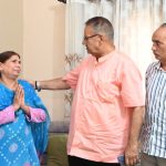 मंत्री जोशी ने असम विमान दुर्घटना में शहीद हुए स्क्वाड्रन लीडर प्रशांत सिंह के परिजनों से की भेंट