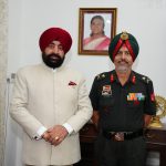 जीओसी, उत्तराखण्ड सब एरिया मेजर जनरल एमपीएस गिल ने राज्यपाल से की भेंट
